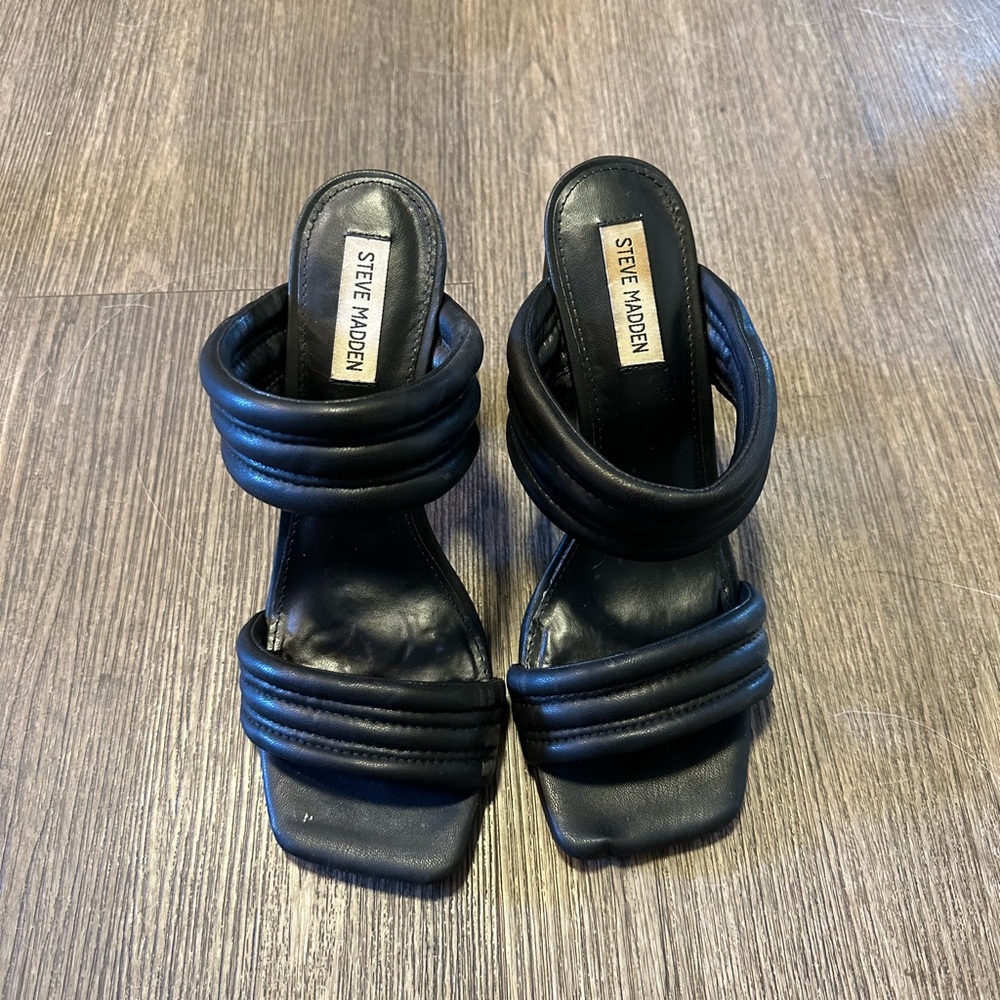 Steve Madden Black Heels Sleek and Stylish